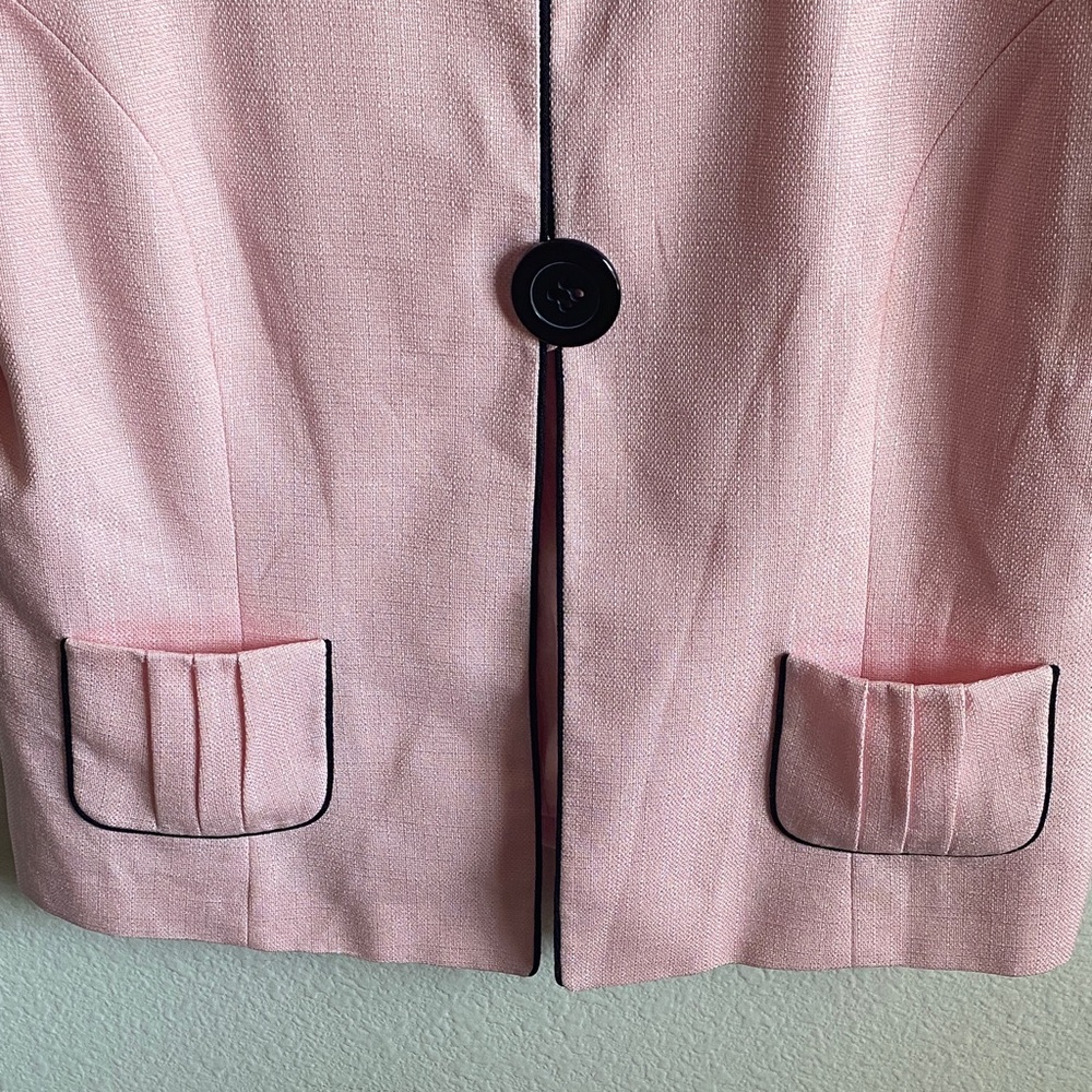 Tahari Pink Short Sleeved Blazer with Black Accents - Picture 3 of 12